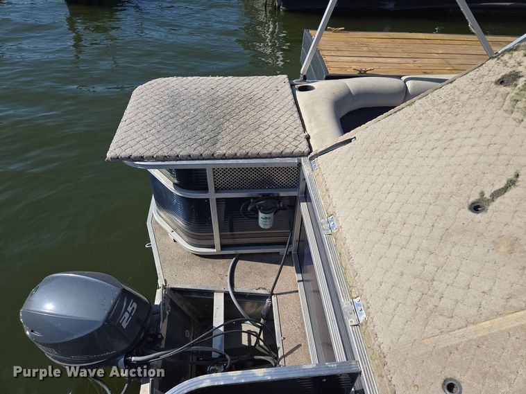 image for item EE8682 2018 Playcraft  Clipper 2400 pontoon boat