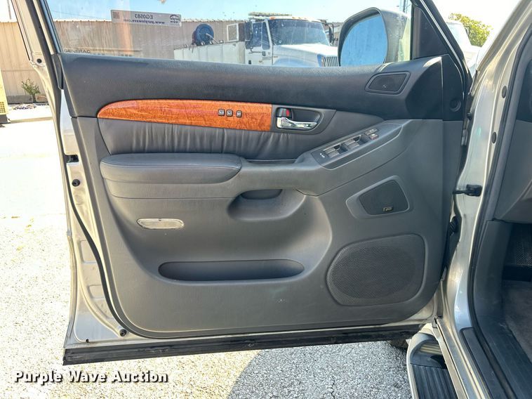 image for item EG0583 2004 Lexus GX 470 SUV