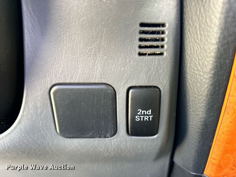 image for item EG0583 2004 Lexus GX 470 SUV