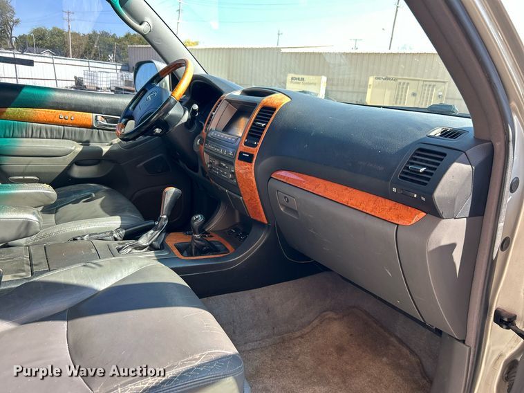 image for item EG0583 2004 Lexus GX 470 SUV