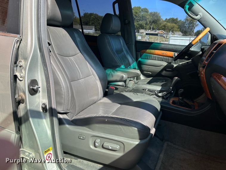 image for item EG0583 2004 Lexus GX 470 SUV