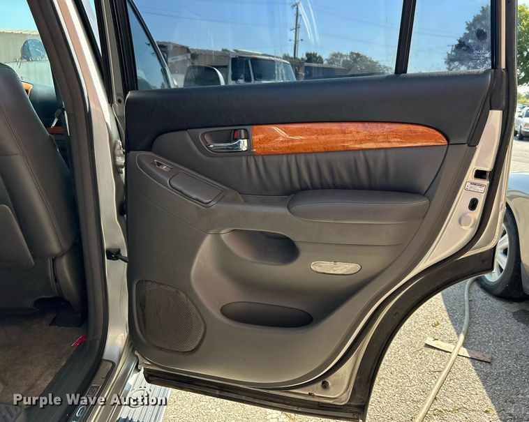 image for item EG0583 2004 Lexus GX 470 SUV