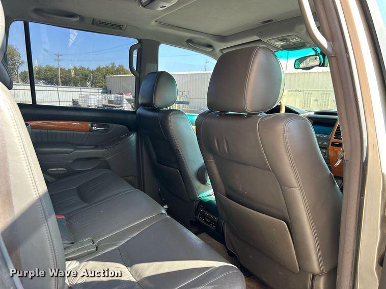 image for item EG0583 2004 Lexus GX 470 SUV