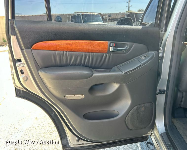 image for item EG0583 2004 Lexus GX 470 SUV