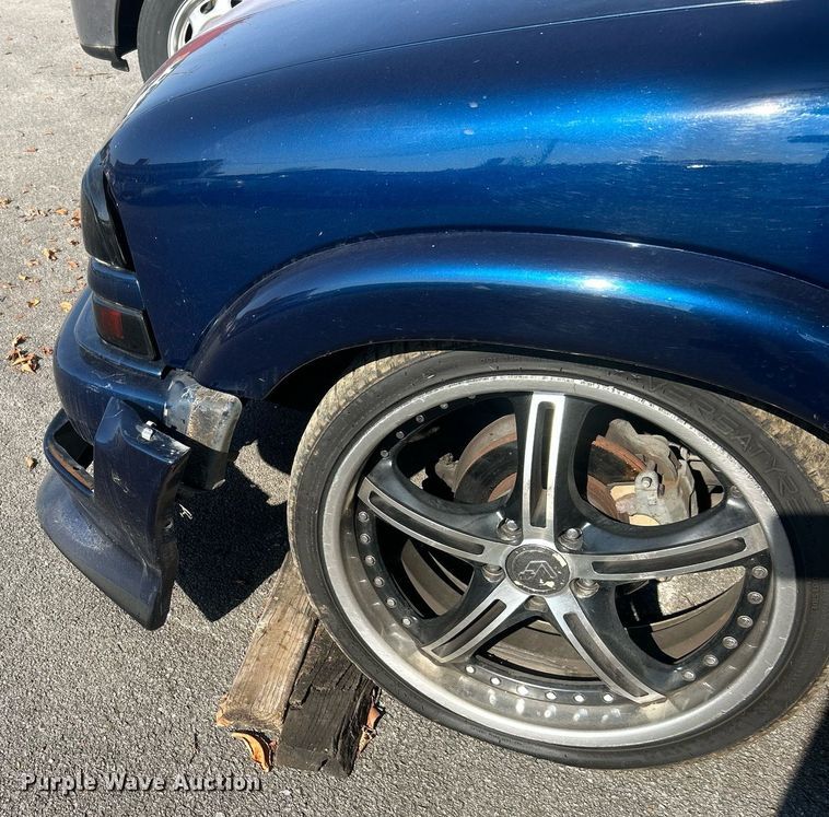 image for item EG0584 2002 Chevrolet S10 Ext. Cab pickup truck