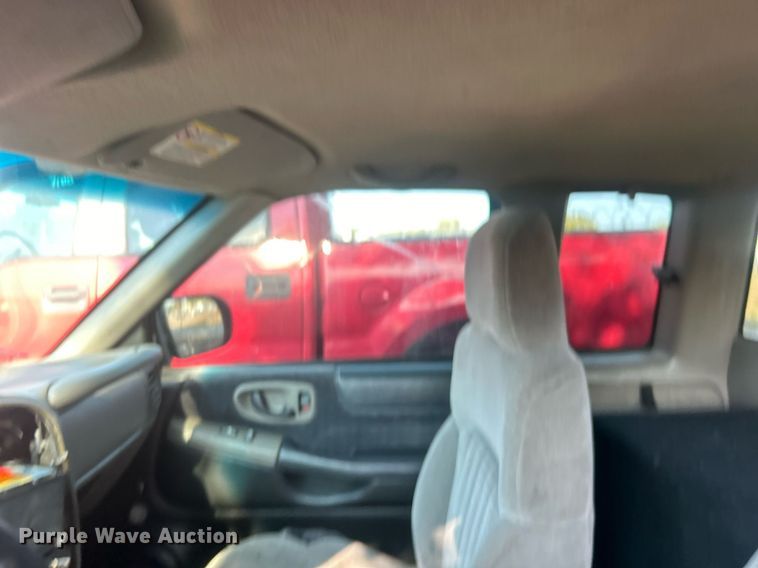 image for item EG0584 2002 Chevrolet S10 Ext. Cab pickup truck