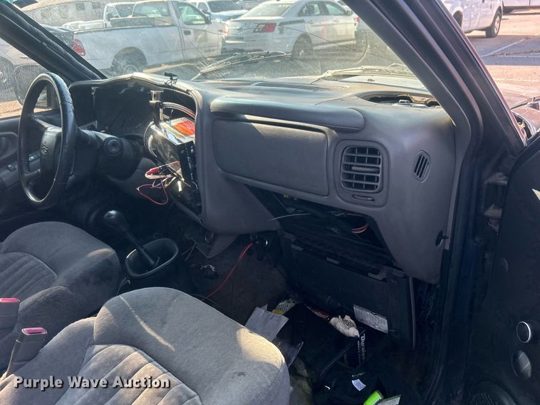 image for item EG0584 2002 Chevrolet S10 Ext. Cab pickup truck