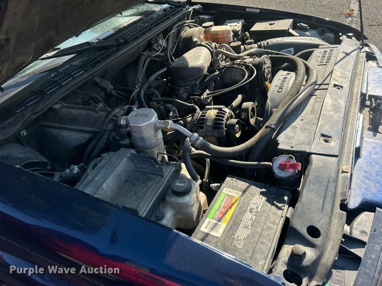 image for item EG0584 2002 Chevrolet S10 Ext. Cab pickup truck