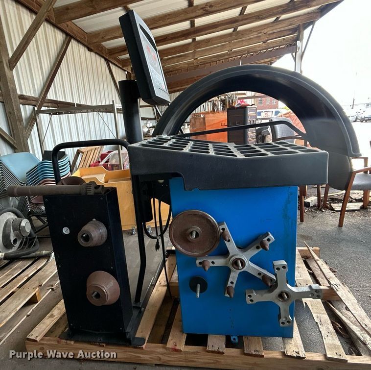 image for item EG0608 Hofmann Geodyna 980L wheel balancer