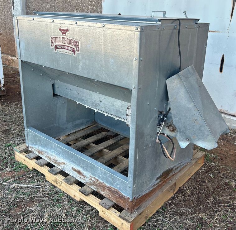 image for item EG7844 Stull Feeders cake feeder