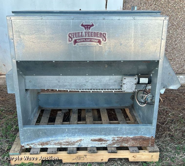 image for item EG7844 Stull Feeders cake feeder