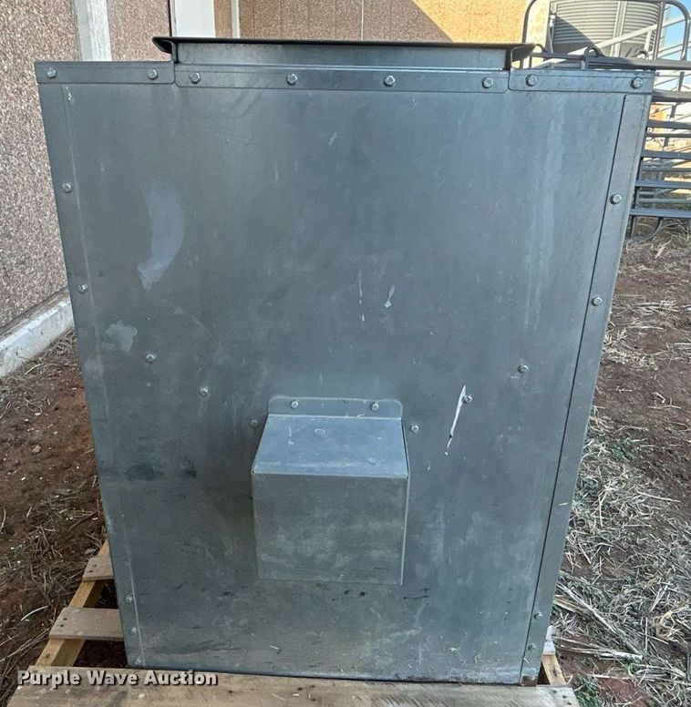 image for item EG7844 Stull Feeders cake feeder