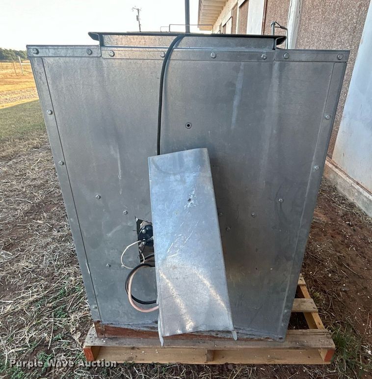 image for item EG7844 Stull Feeders cake feeder