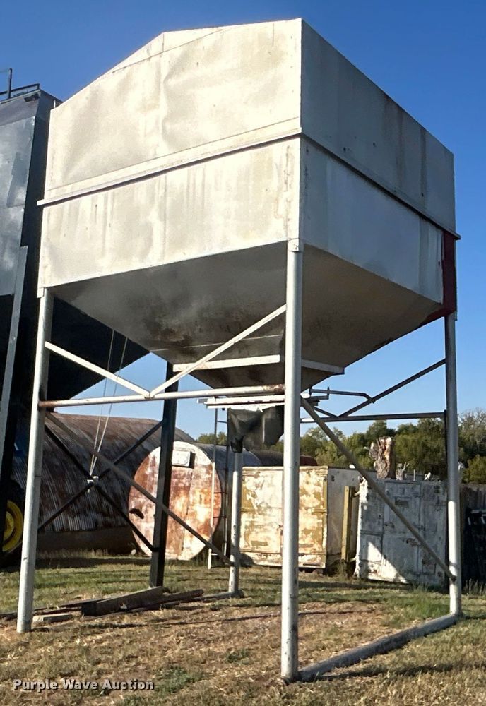 image for item EG7847 Grain bin