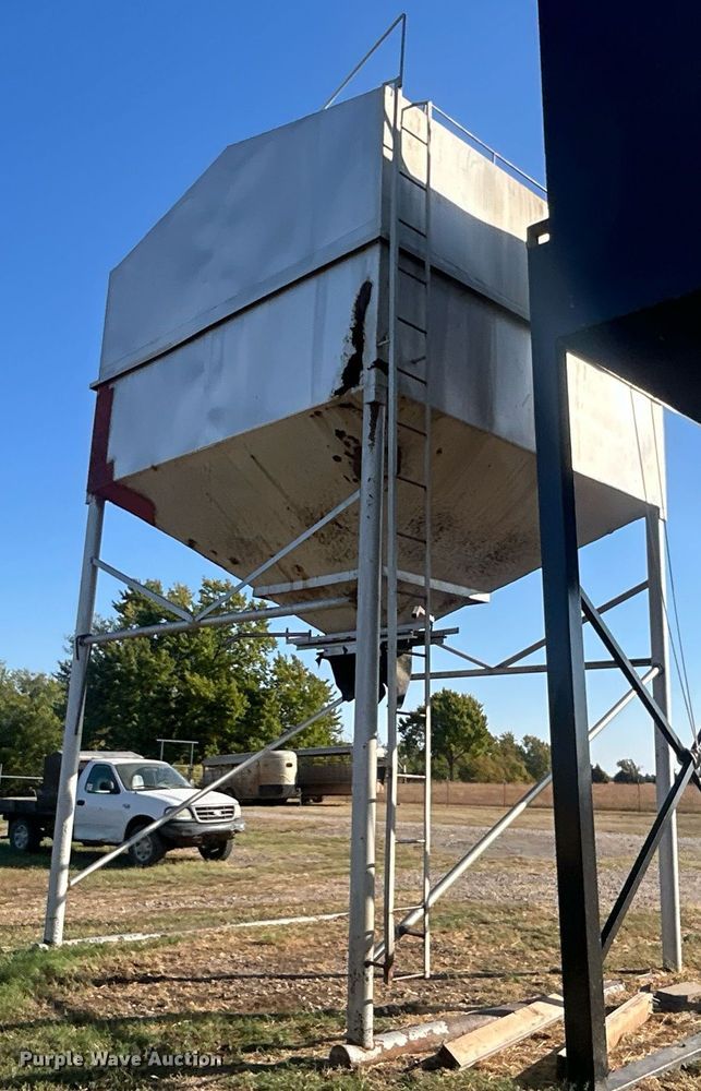 image for item EG7847 Grain bin