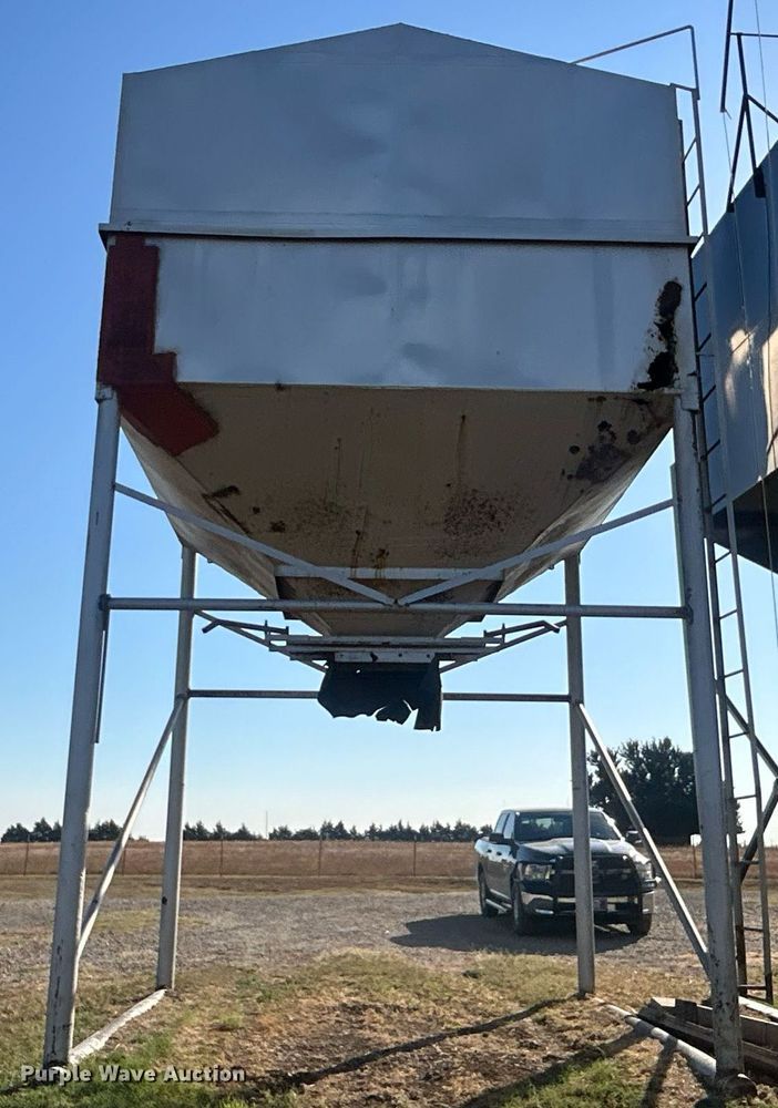 image for item EG7847 Grain bin