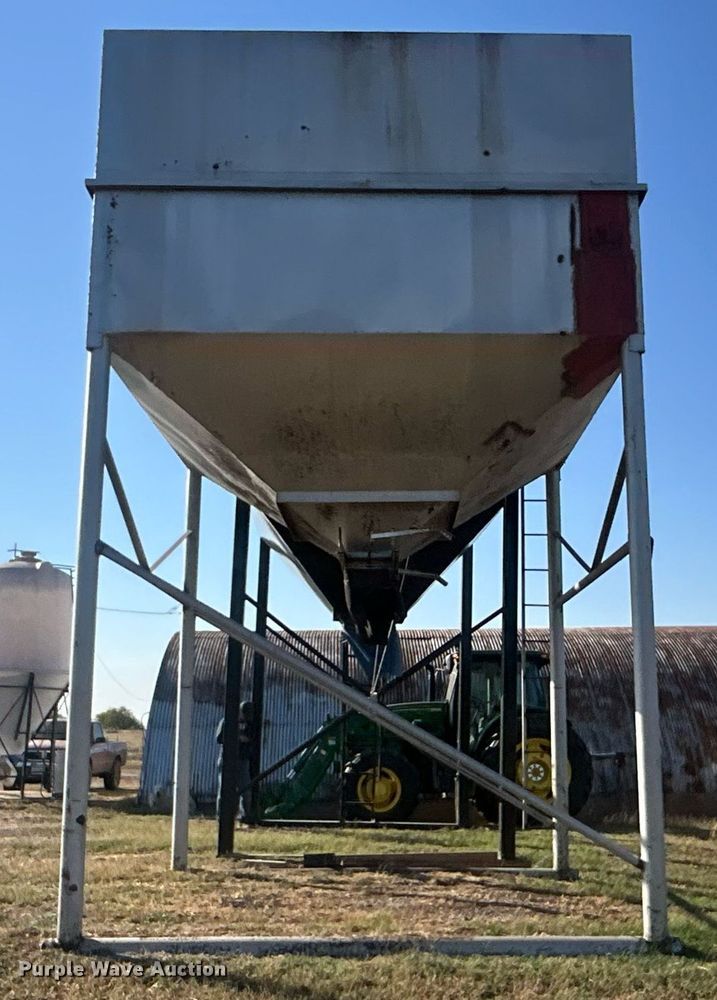 image for item EG7847 Grain bin