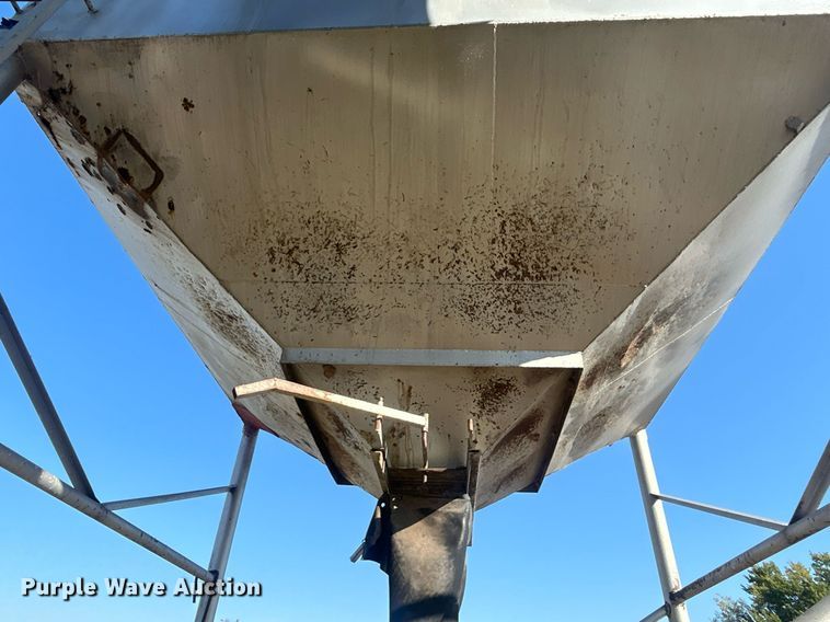 image for item EG7847 Grain bin