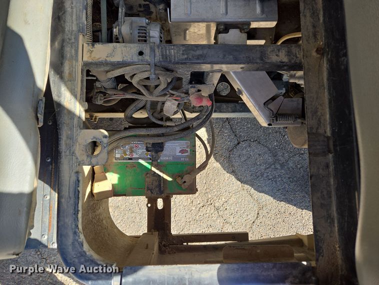 image for item EG9908 2011 Bobcat 3400XL utility vehicle