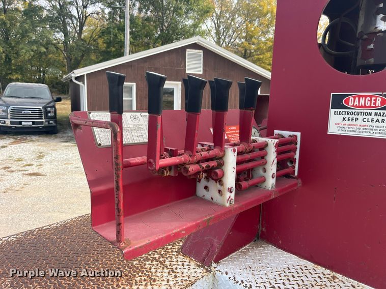 image for item EH2859 1991 GMC Topkick digger derrick truck