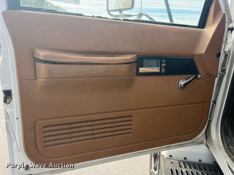 image for item EH2859 1991 GMC Topkick digger derrick truck