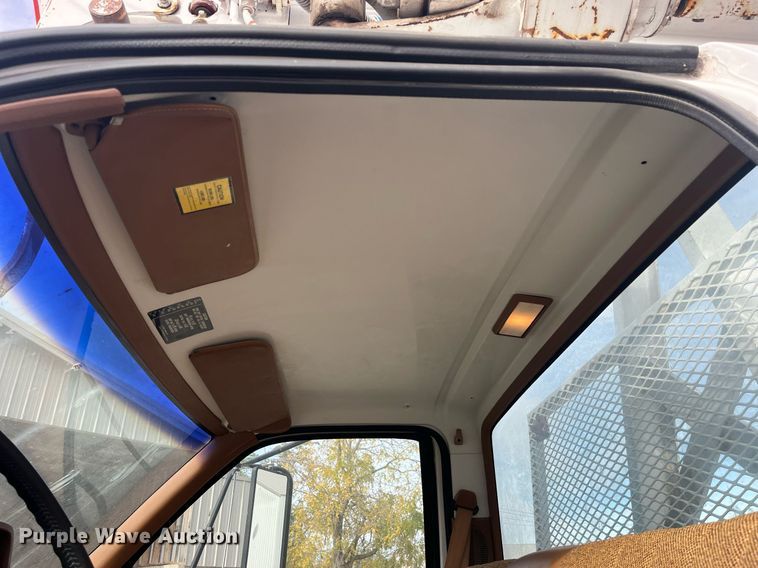 image for item EH2859 1991 GMC Topkick digger derrick truck