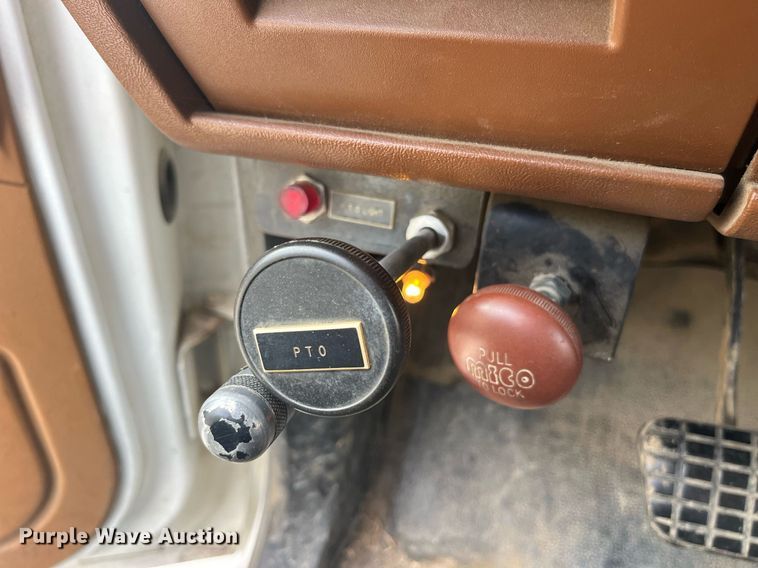 image for item EH2859 1991 GMC Topkick digger derrick truck