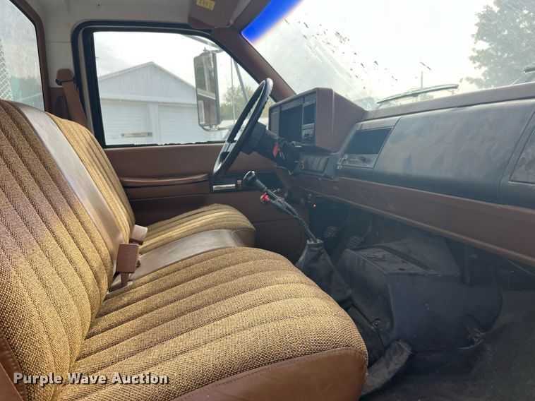 image for item EH2859 1991 GMC Topkick digger derrick truck