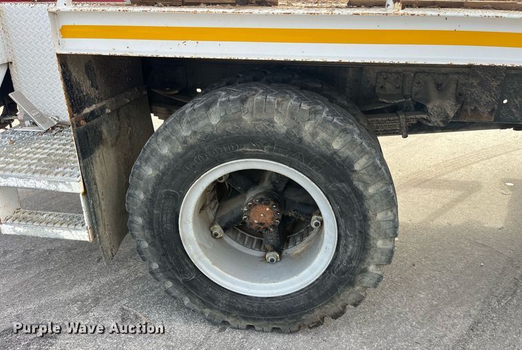 image for item EH2859 1991 GMC Topkick digger derrick truck