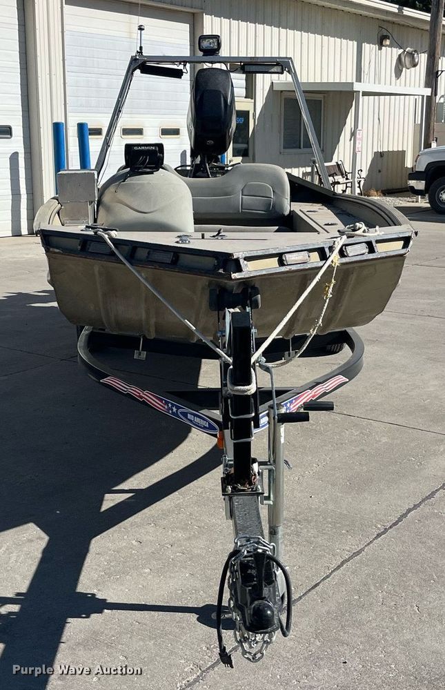 image for item EH2881 2005 Alumacraft boat