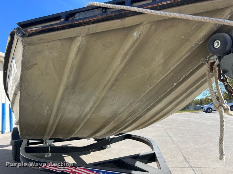 image for item EH2881 2005 Alumacraft boat