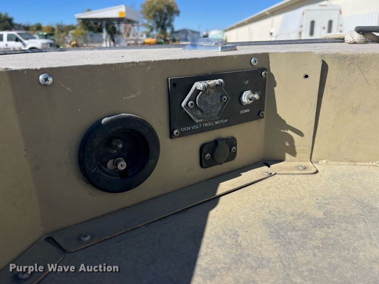 image for item EH2881 2005 Alumacraft boat