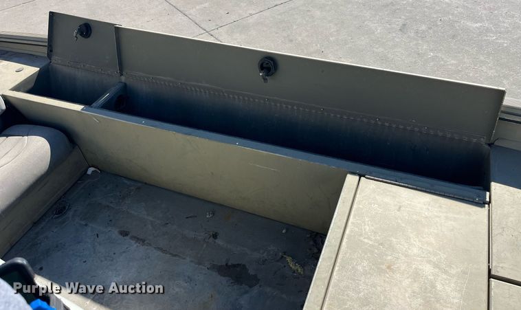 image for item EH2881 2005 Alumacraft boat