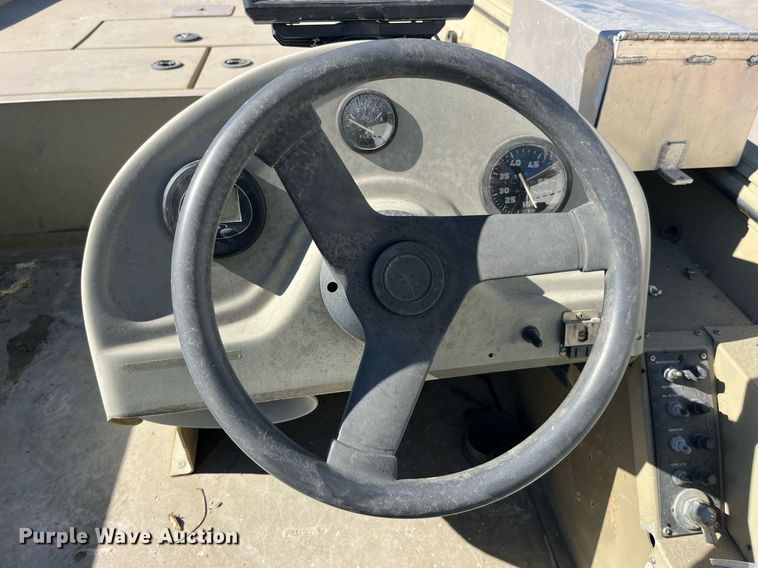 image for item EH2881 2005 Alumacraft boat