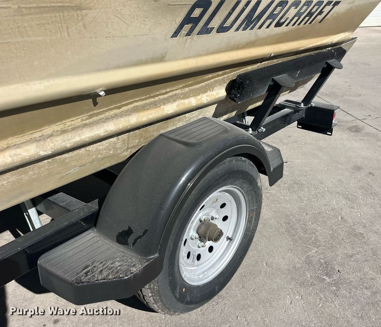 image for item EH2881 2005 Alumacraft boat