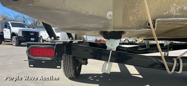 image for item EH2881 2005 Alumacraft boat