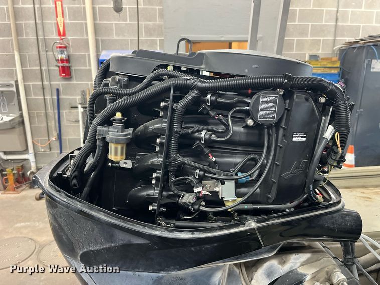 image for item EH2881 2005 Alumacraft boat