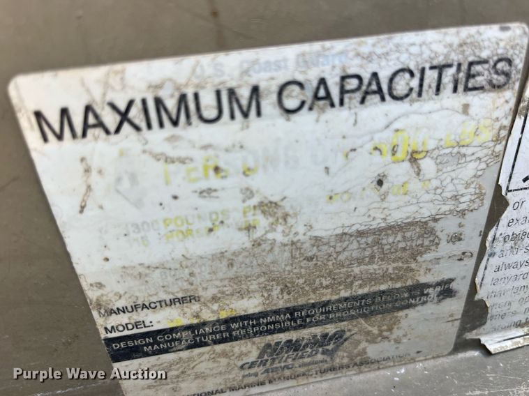 image for item EH2881 2005 Alumacraft boat