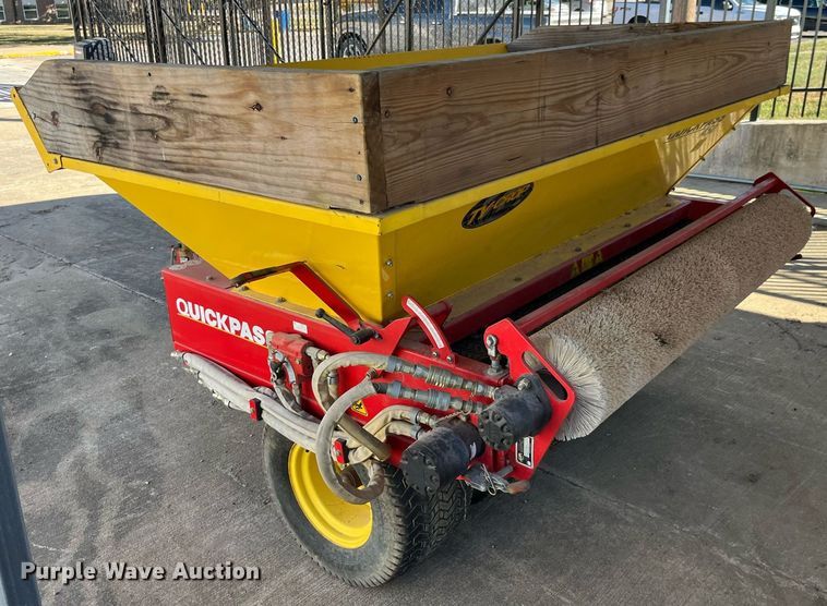 image for item EH2888 2005 Ty-Crop Quick pass 450 top dresser spreader