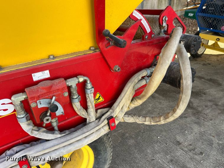 image for item EH2888 2005 Ty-Crop Quick pass 450 top dresser spreader