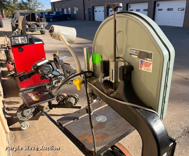 image for item EH2896 Delta band saw