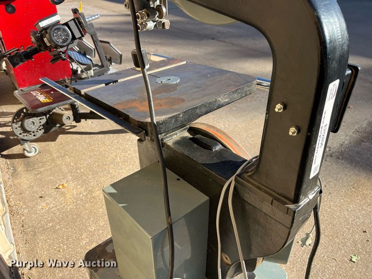 image for item EH2896 Delta band saw