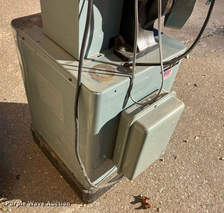 image for item EH2896 Delta band saw