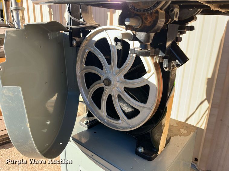 image for item EH2896 Delta band saw