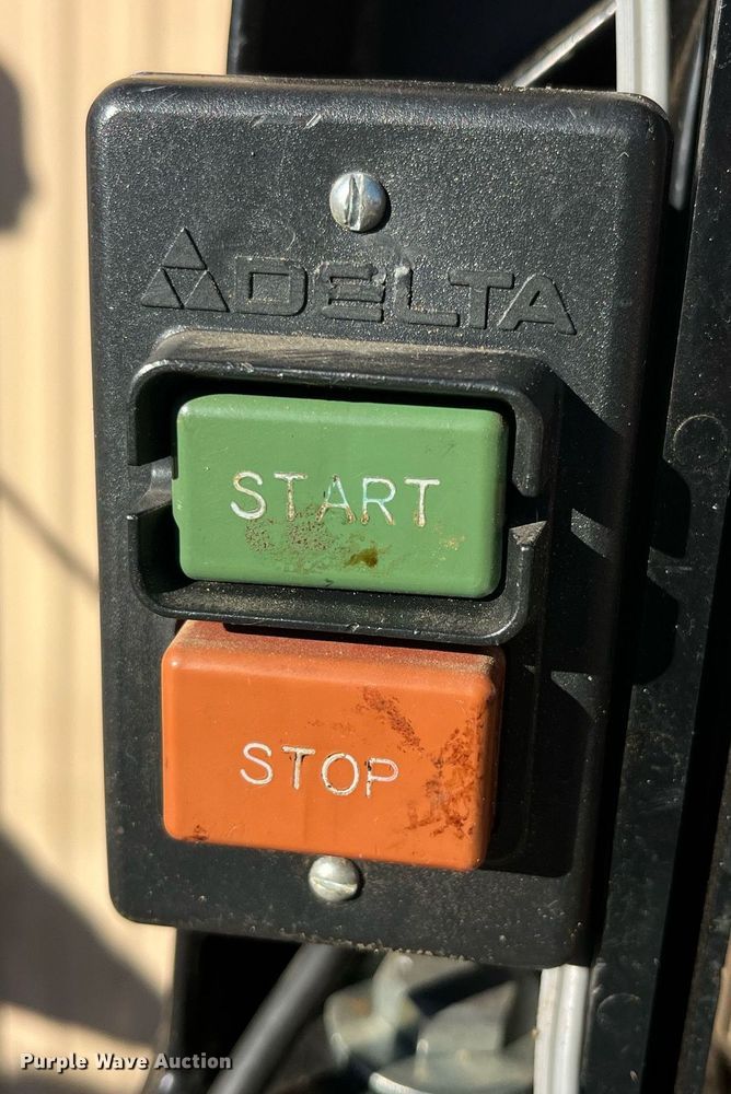 image for item EH2896 Delta band saw