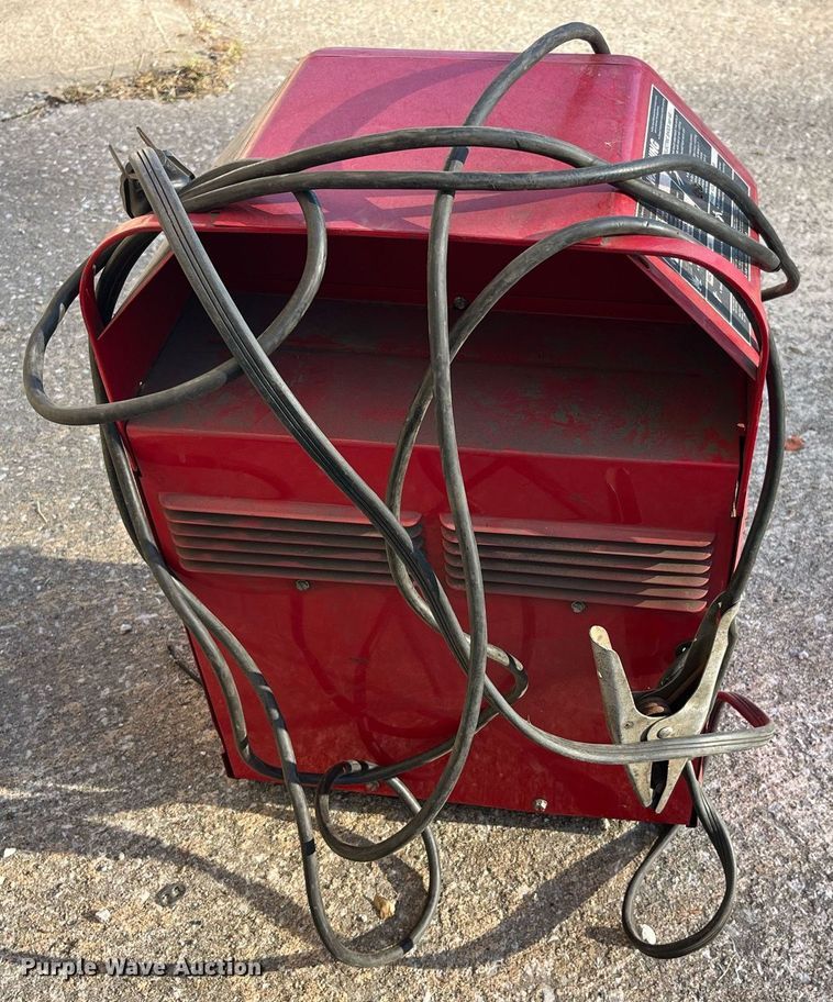 image for item EH2899 (8) Lincoln Electric 225/125 welders