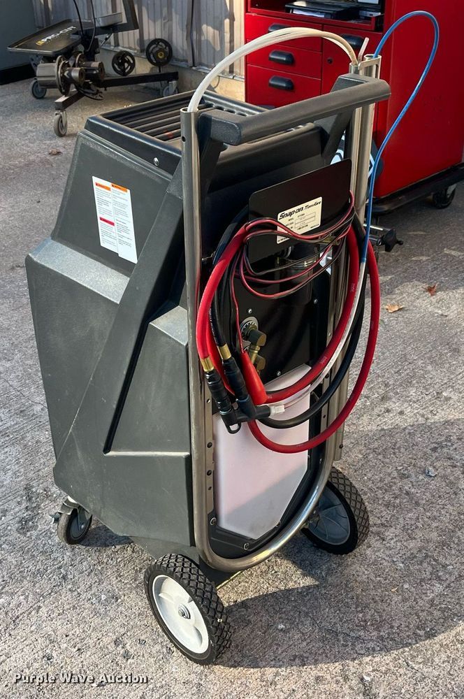 image for item EH2900 Snap On EETF305A transmission flush machine