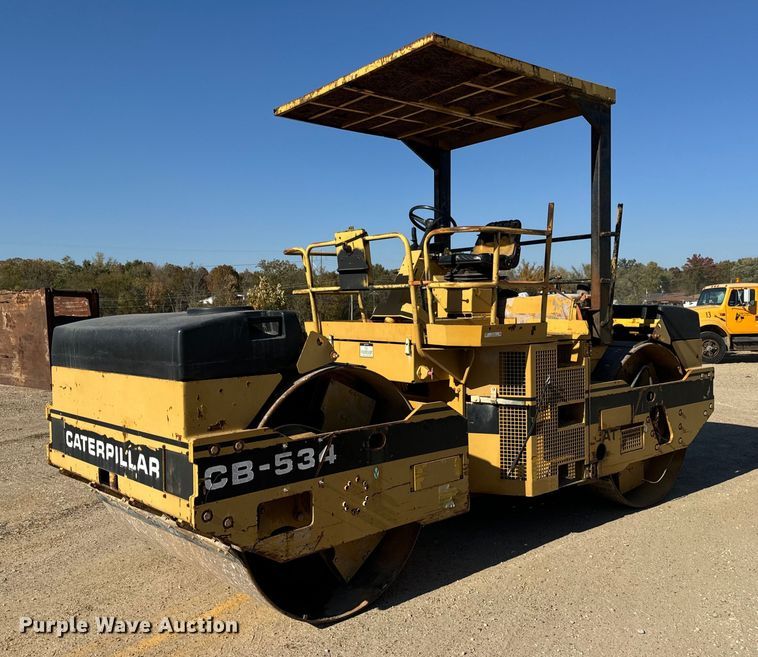 image for item EH7115 1991 Caterpillar CB-534 double drum vibratory roller