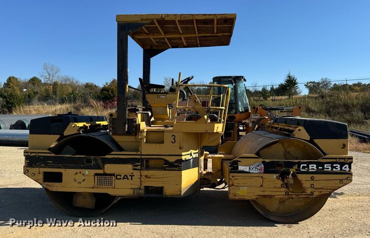 image for item EH7115 1991 Caterpillar CB-534 double drum vibratory roller