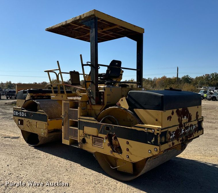 image for item EH7115 1991 Caterpillar CB-534 double drum vibratory roller